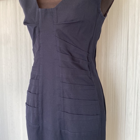 Tavan & Mitto sheath body contouring dark blue, sleeveless dress - Picture 6 of 17